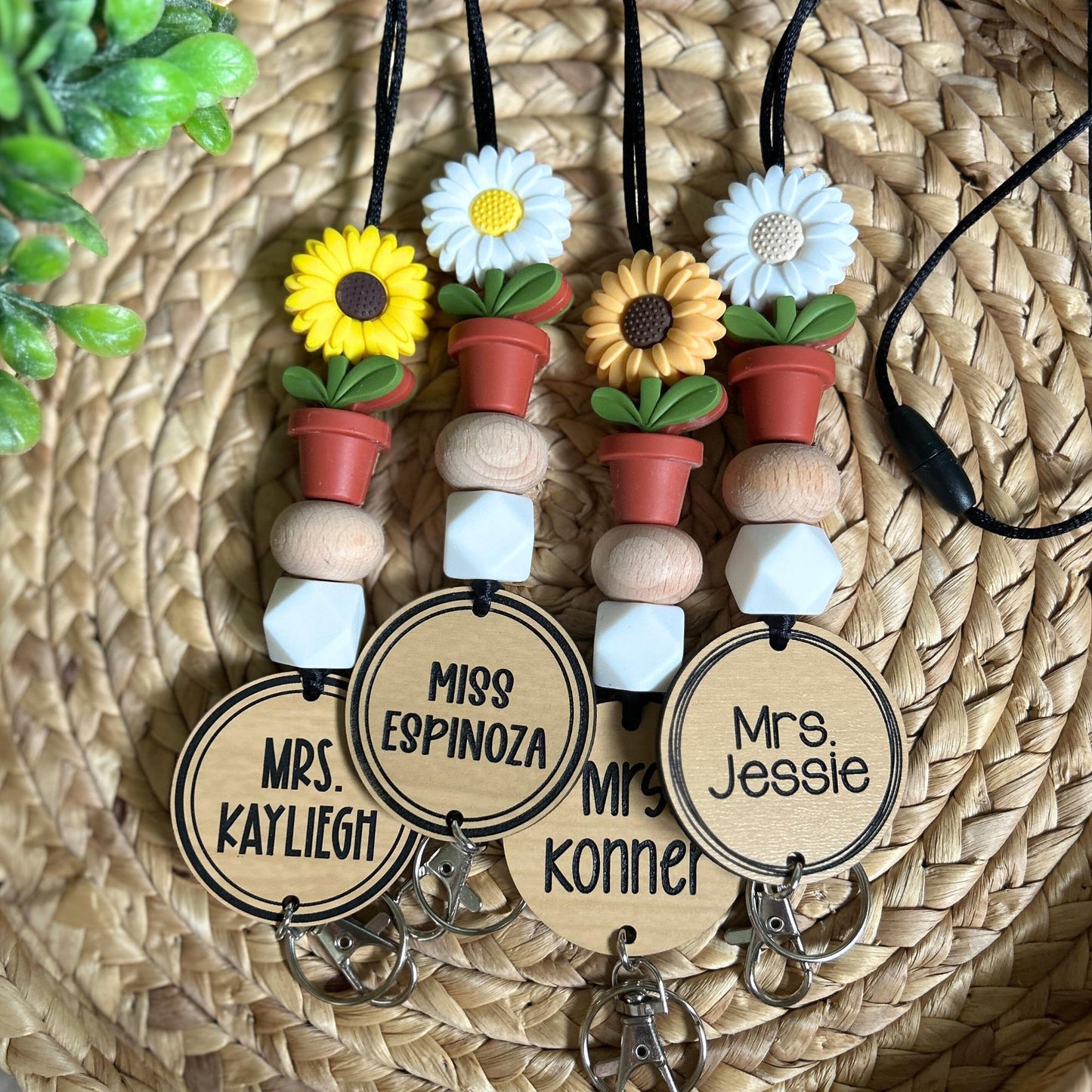Flower Teacher Lanyard, Book Lanyard, Gift for Educators, Custom teacher lanyard, personalized teacher gift, Sunflower, Daisy Lanyard