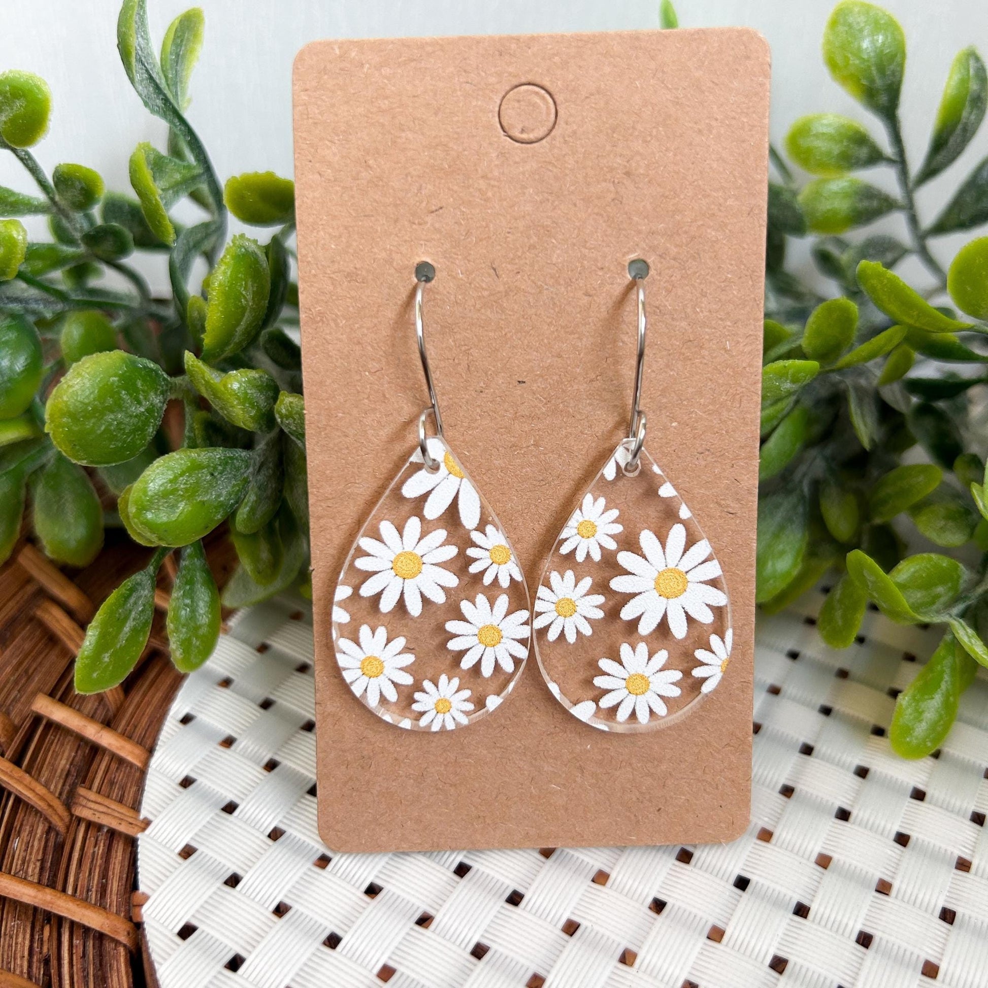 daisy earrings, acrylic earrings, floral earrings, spring earrings